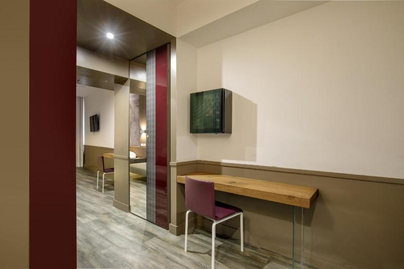 Superior Double Room image 2