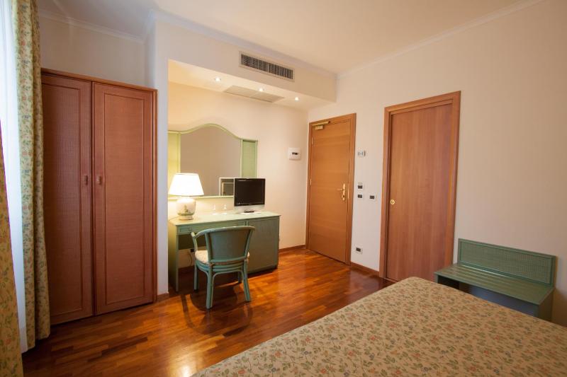 Single Room image 1