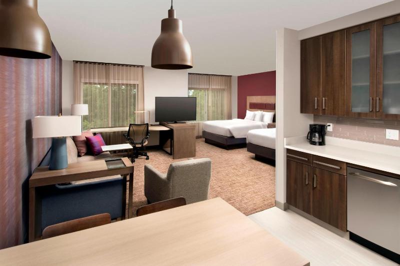 Studio with Two Queen Beds and Sofa Bed - Hearing Accessible image 4