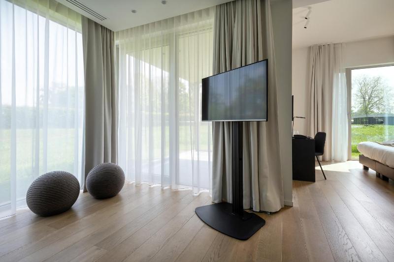 Junior Suite with Terrace image 4