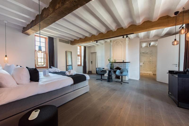 Standard Suite image 2