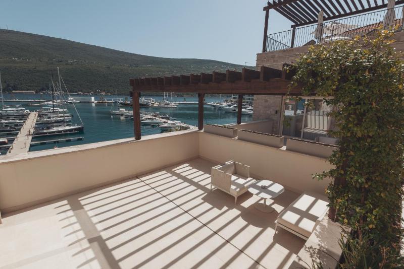 Mimosa Suite image 2