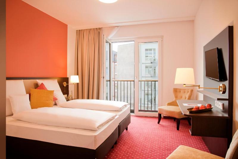 Comfort Double or Twin Room image 4