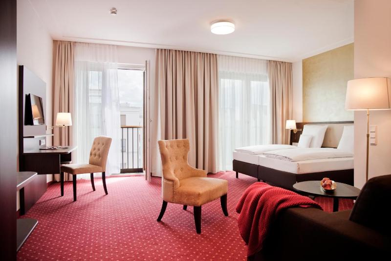 Superior Double or Twin Room image 4