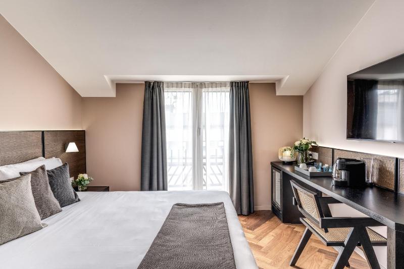 Standard Double or Twin Room image 2