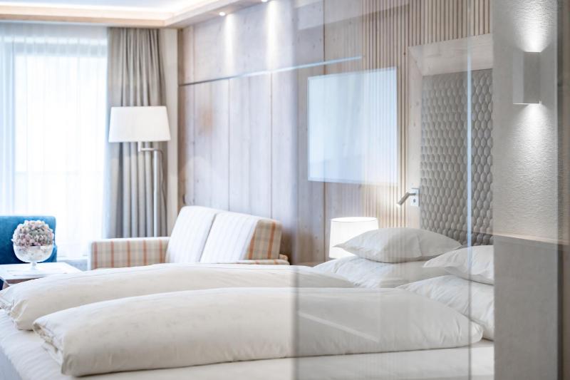 Junior Suite with Sauna image 1
