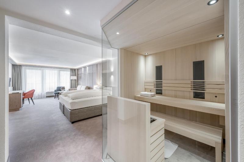 Junior Suite with Sauna image 2