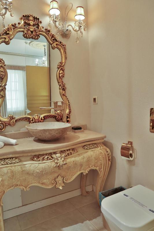 Deluxe Double Room image 2
