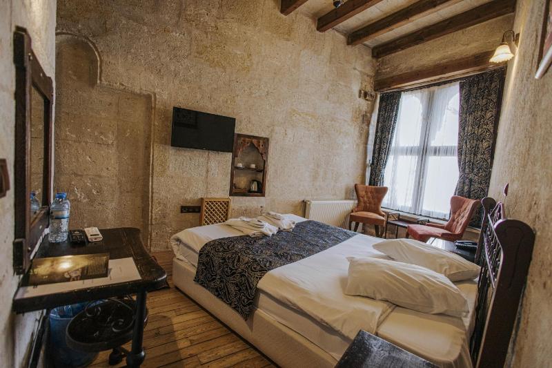 Standard Double Room image 4