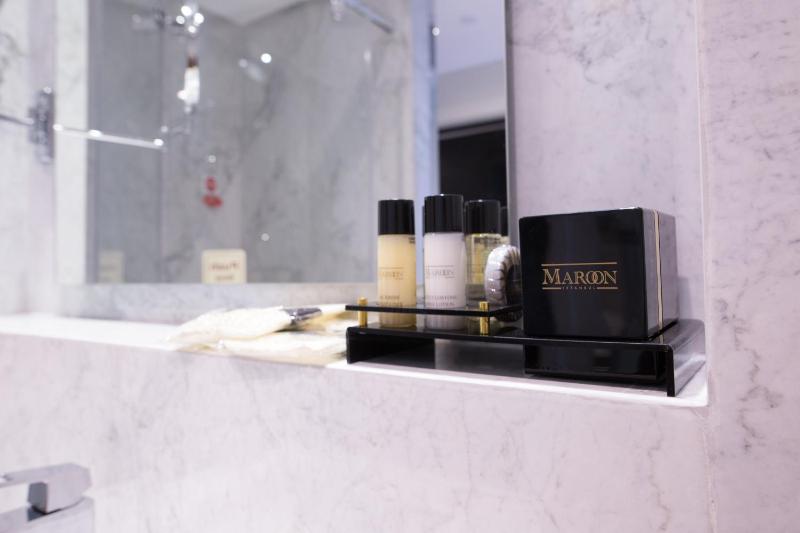 Deluxe Room with City View image 4