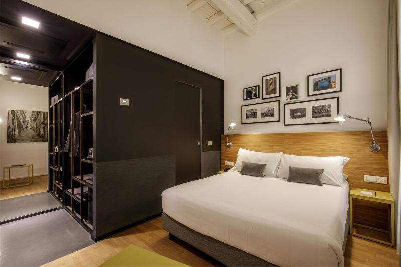 Standard Double Room image 4