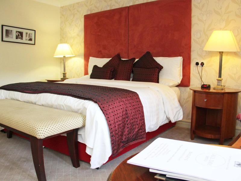 Double Room image 3