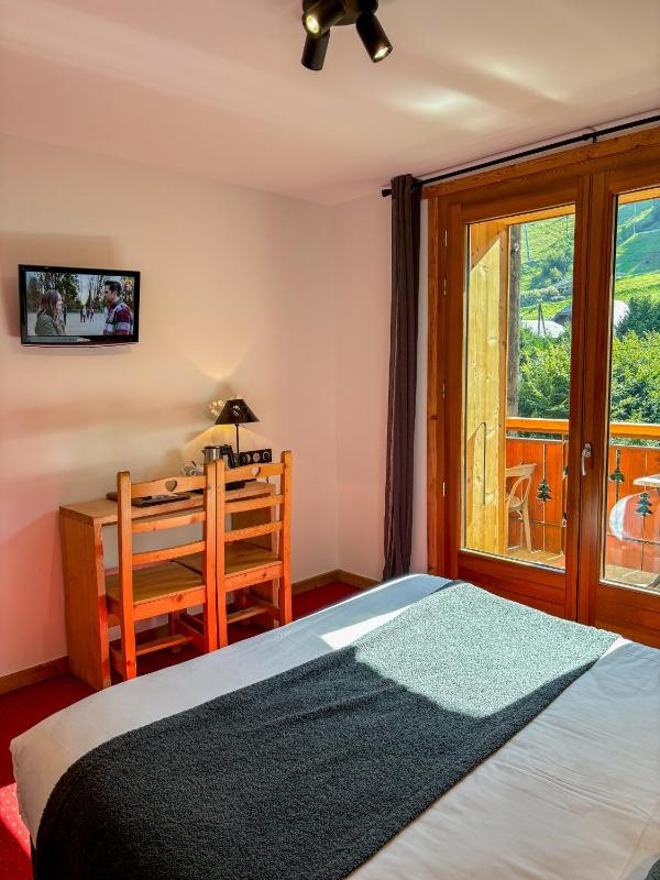 Double Room image 3