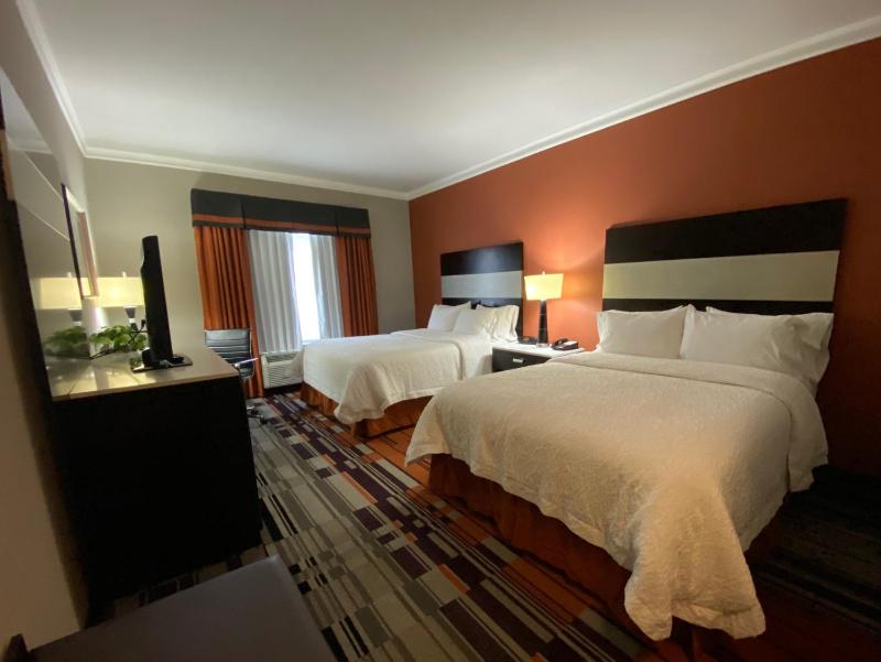 Room with Two Queen Beds - Non-Smoking image 3