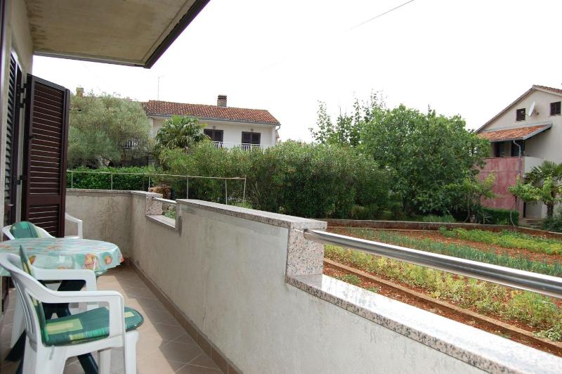 Apartment with Garden View image 3