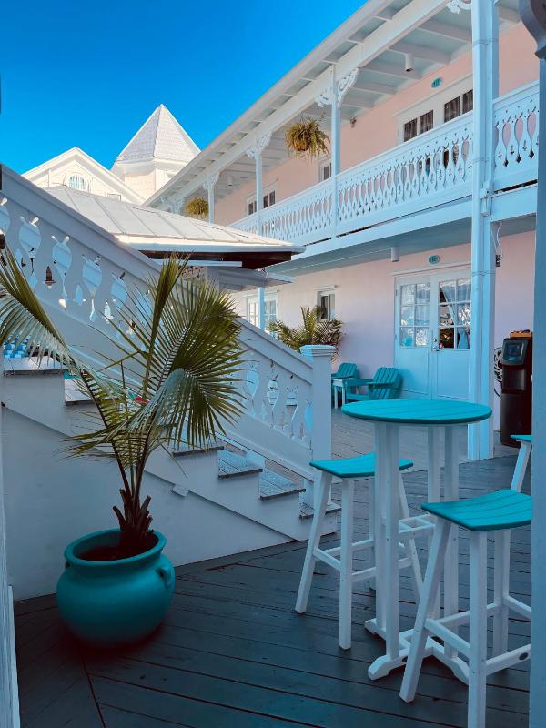 The Palms Hotel - image 8