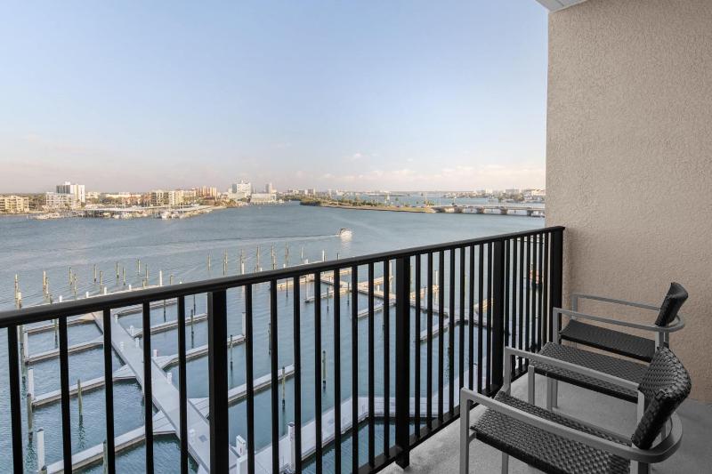 Studio Suite with Two Queen Beds and Pool View image 2