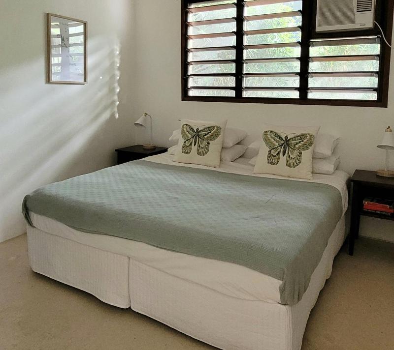 Longview - stunning views sleeps 8 - image 14