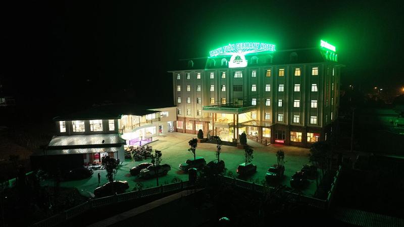 Mạnh Tuân Hotel MC - by BAY LUXURY - image 1