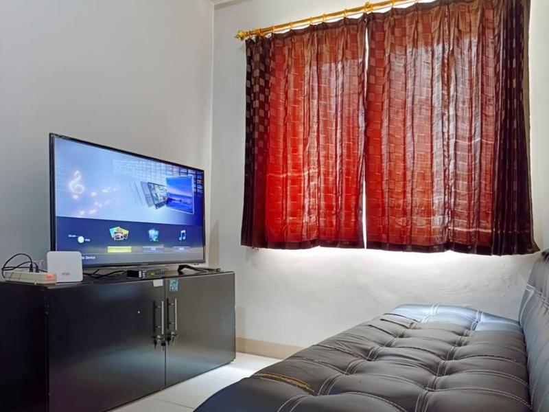 COZY 2BR Pinewood Apt Jatinagor w/ Wi-Fi & Pool - image 14