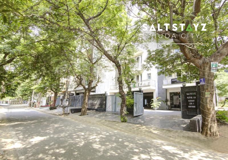 Saltstayz Select - Near Millennium City Centre - image 26