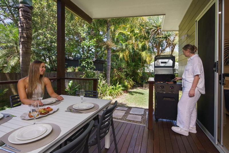 Moffat Beach Magic Family and Dog Friendly Oasis - image 7