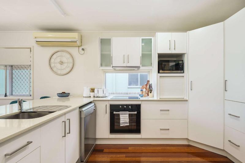 Moffat Beach Magic Family and Dog Friendly Oasis - image 15