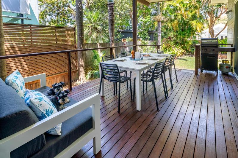 Moffat Beach Magic Family and Dog Friendly Oasis - image 3