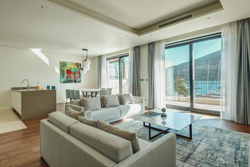 Portonovi Sea View Suite image 1