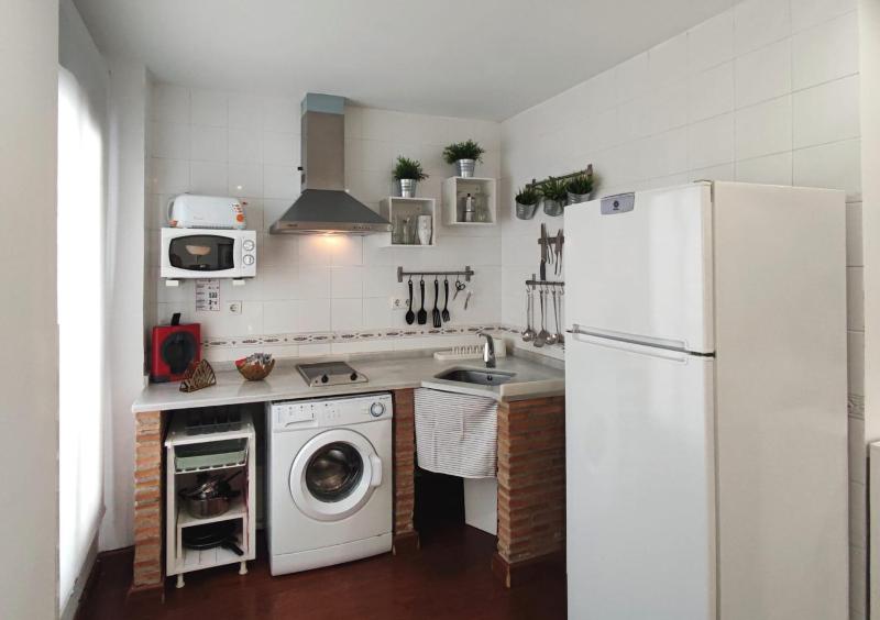 One-Bedroom Apartment image 3