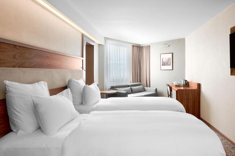 Deluxe King or Twin Room with Sofa image 2