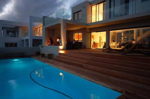 Home by the Sea - image 10