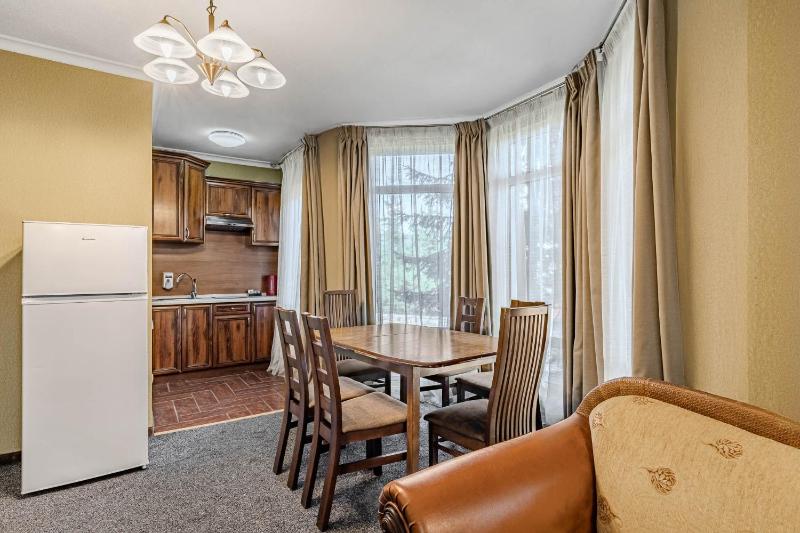 Superior Chalet image 4