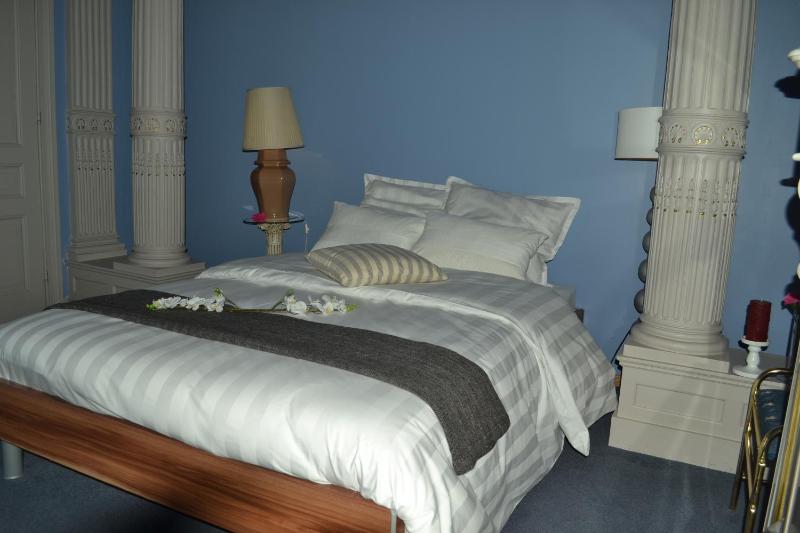 Deluxe Room image 1