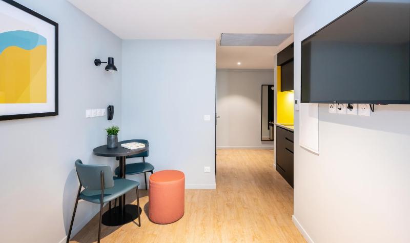 Staycity Aparthotels Bordeaux City Centre - image 2