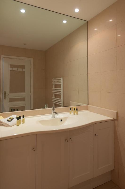 Deluxe Suite image 3