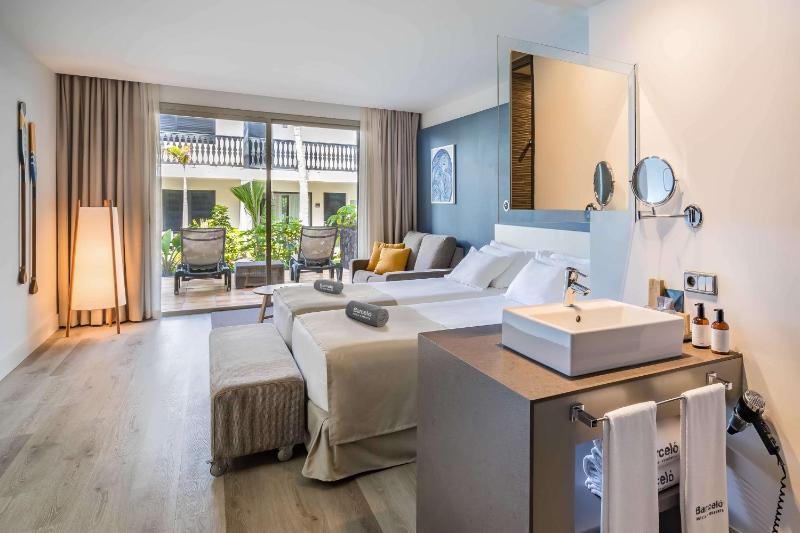 Deluxe Suite image 1