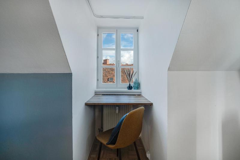 Spacious Quiet Family Suite - 2BR & Free Parking in Altstadt by HERO HOMES Graz - image 6