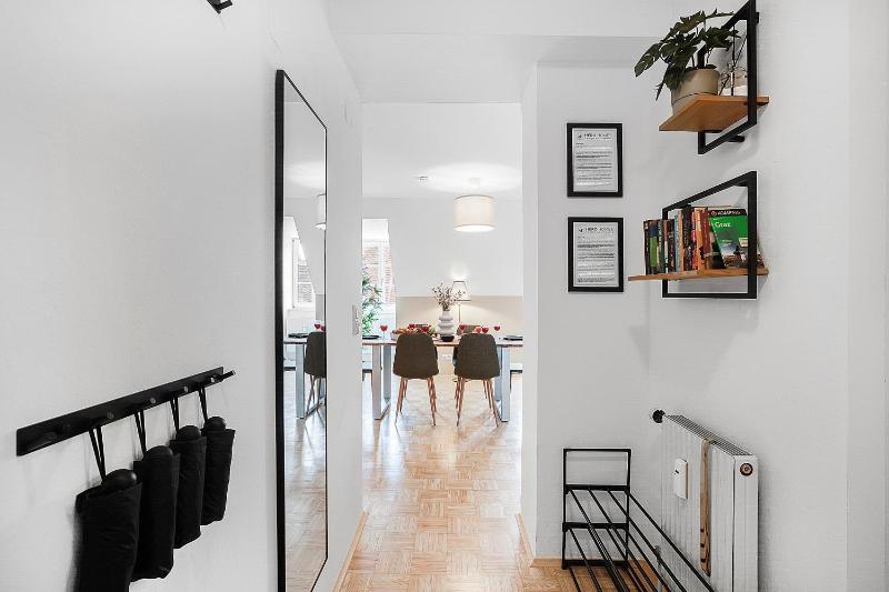 Spacious Quiet Family Suite - 2BR & Free Parking in Altstadt by HERO HOMES Graz - image 25