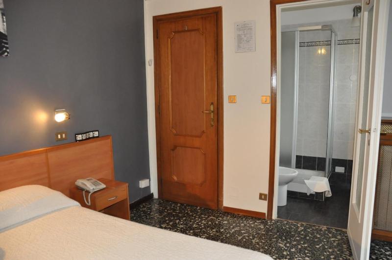 Quadruple Room image 2