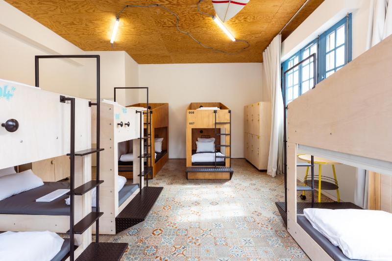 Private Bedroom for 10 people with shared bathroom image 1