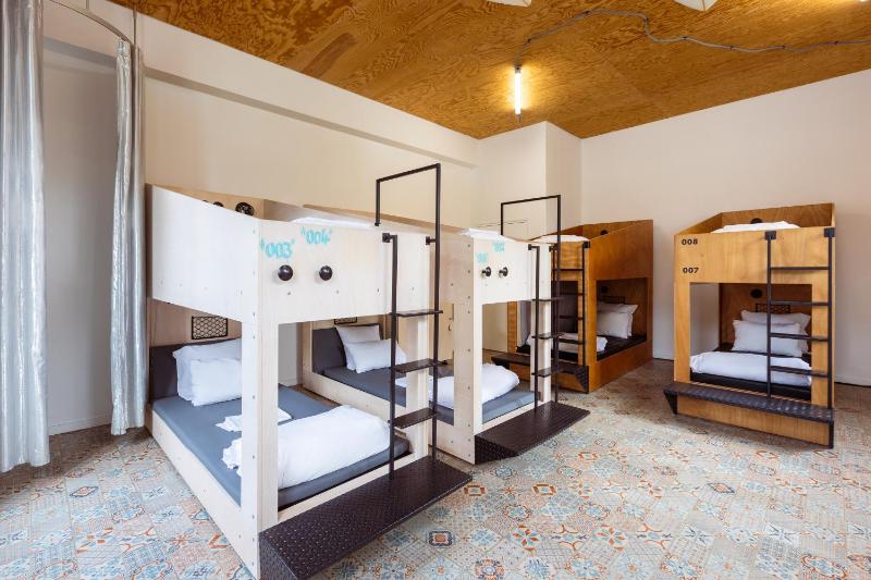 Private Bedroom for 10 people with shared bathroom image 4