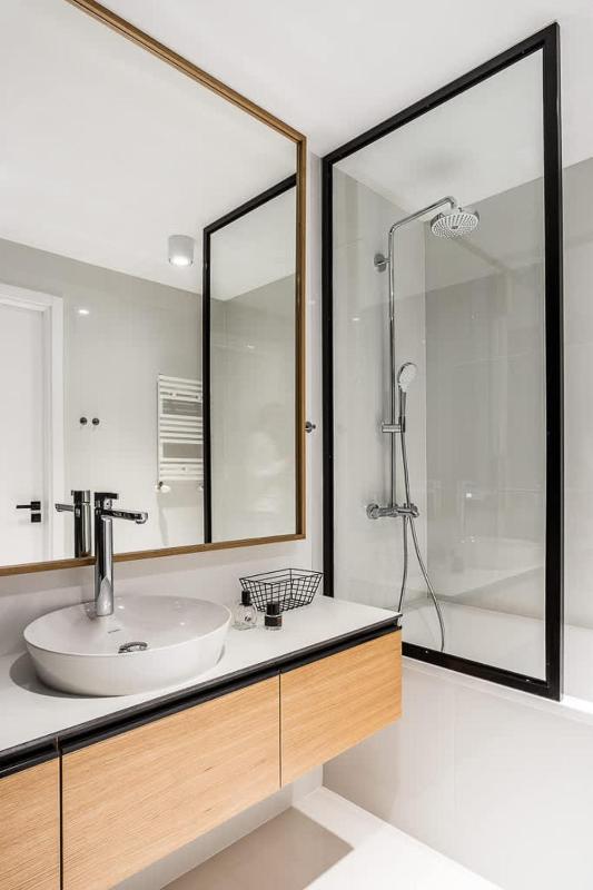 Elegancki i Stylowy Apartament w Gdańsku z Klimatyzacją Wanną i Parkingiem by Noclegi Renters - image 5