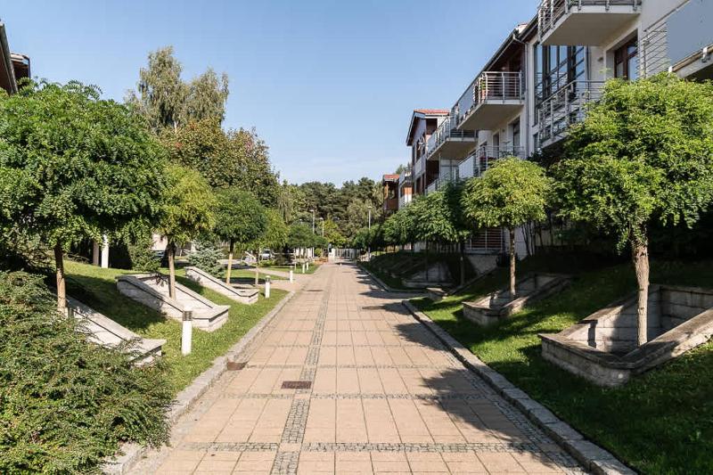 Elegancki i Stylowy Apartament w Gdańsku z Klimatyzacją Wanną i Parkingiem by Noclegi Renters - image 8