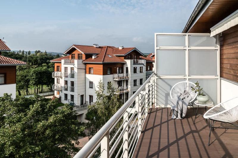 Elegancki i Stylowy Apartament w Gdańsku z Klimatyzacją Wanną i Parkingiem by Noclegi Renters - image 13