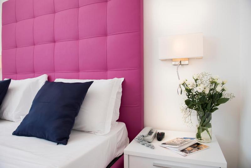 Large Double or Twin Room image 3