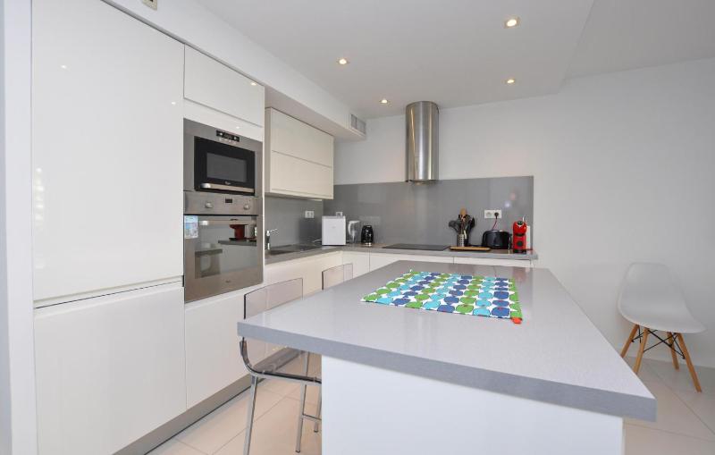 Beautiful Apartment In Antibes With Wifi - image 15