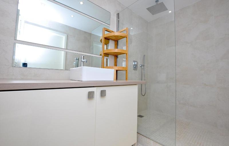 Beautiful Apartment In Antibes With Wifi - image 20