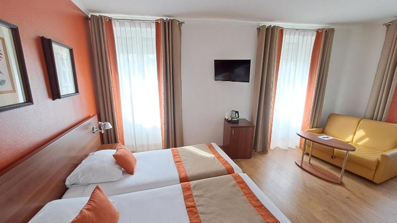 Triple Room image 1