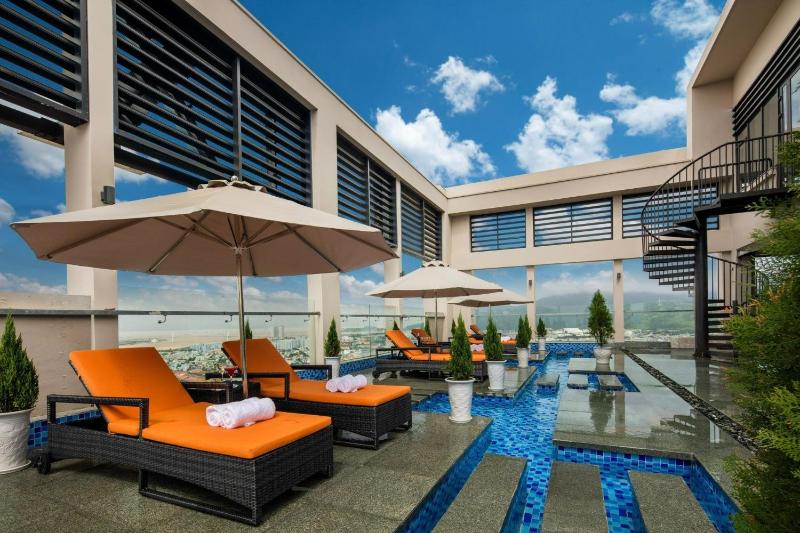 Luxury Apartment in Beach Front Building - image 16